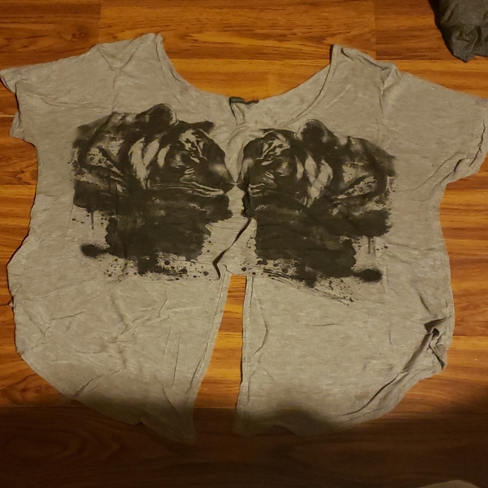 Lion crop top